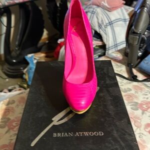 Beautiful hot pink pumps